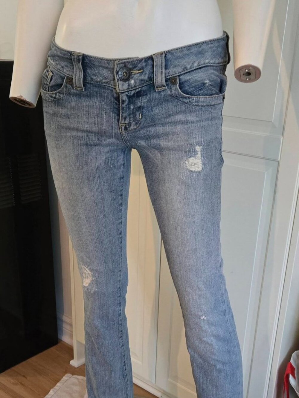 Guess jeans, size 26, low rise